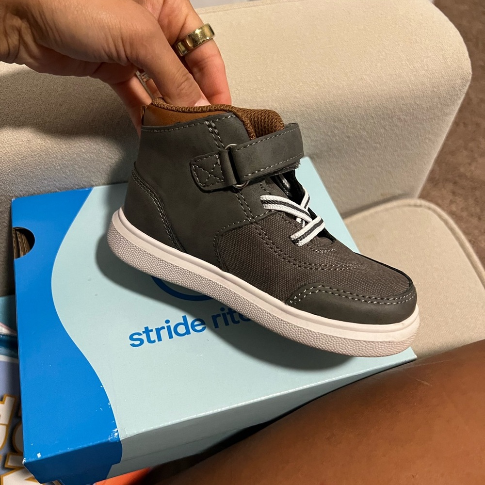 Stride Rite Sean Boot (7C) perfect condition